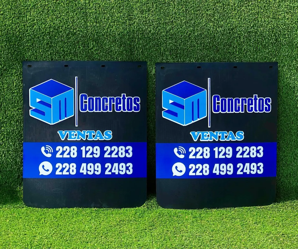 Par de loderas negras para empresa concretera con logotipo azul, palabra Ventas, teléfono y WhatsApp