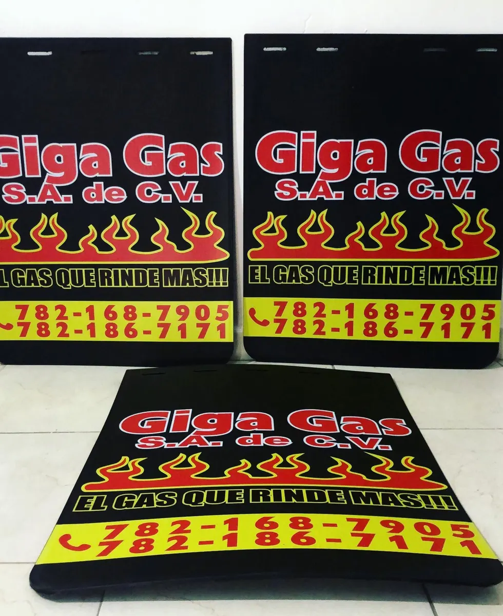 Tres loderas negras personalizadas para empresa de gas LP con flamas a todo color y teléfonos de pedido en franja amarilla